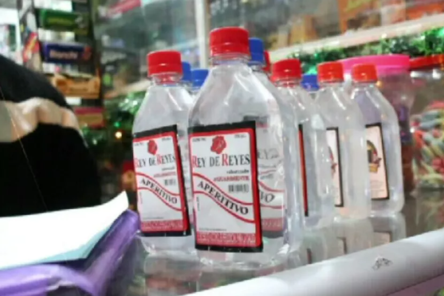 Aumentan a 57 los casos de personas intoxicadas con licor adulterado