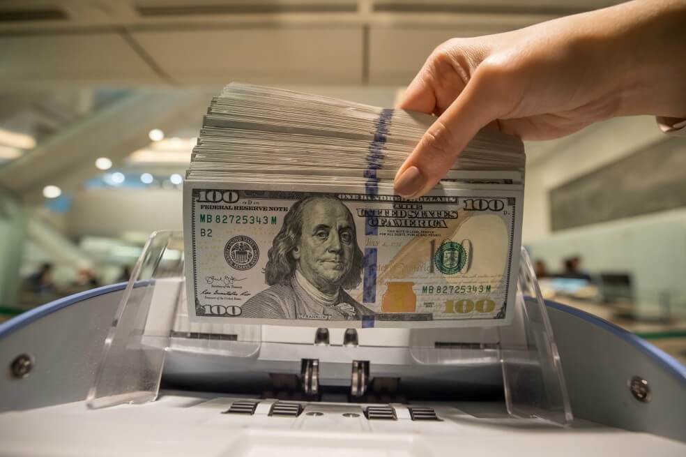 Bolsas europeas descienden alrededor del 1 %: siga los hechos financieros globales