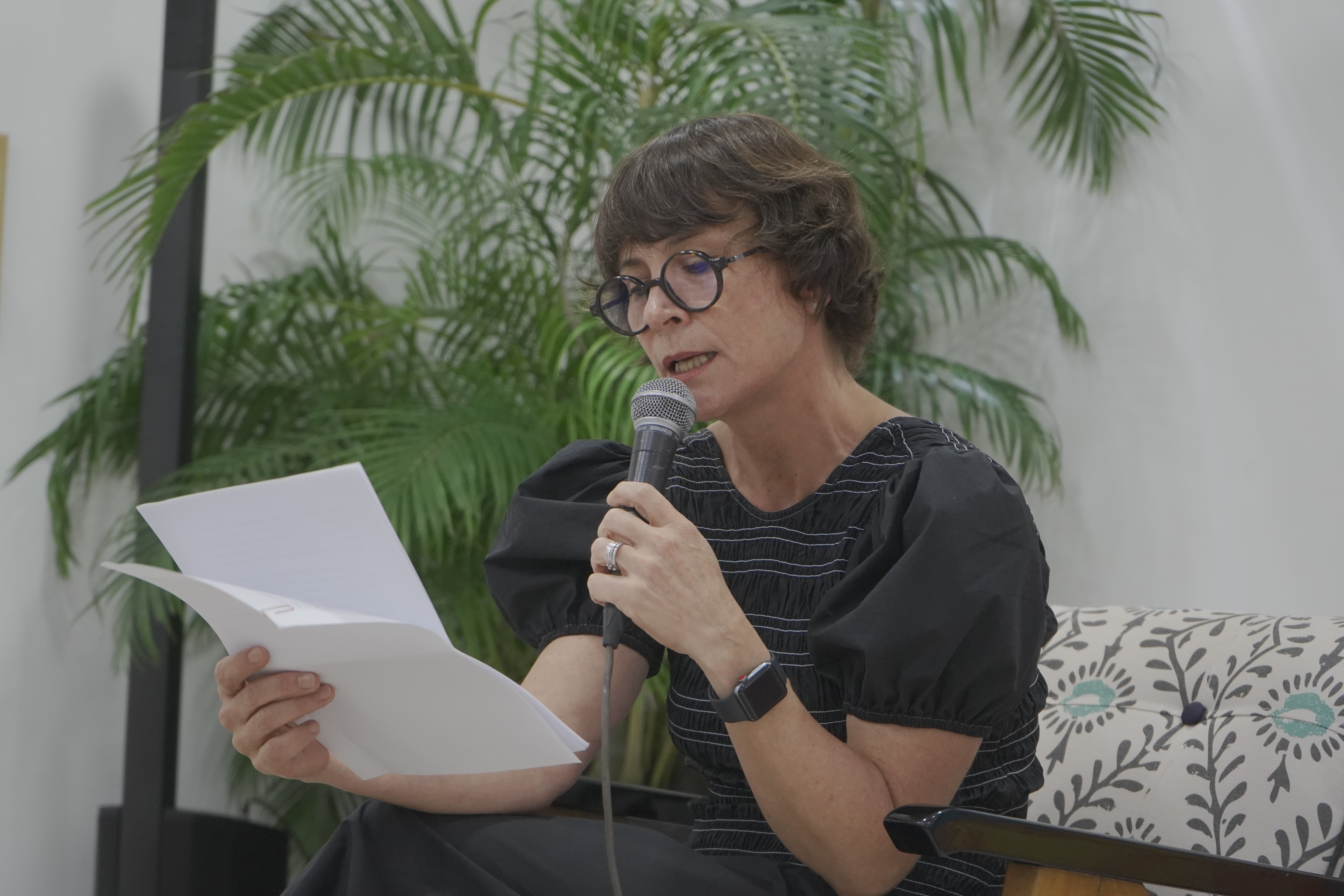 Sara Bertrand: “Las mujeres llevamos escribiendo desde el día uno”
