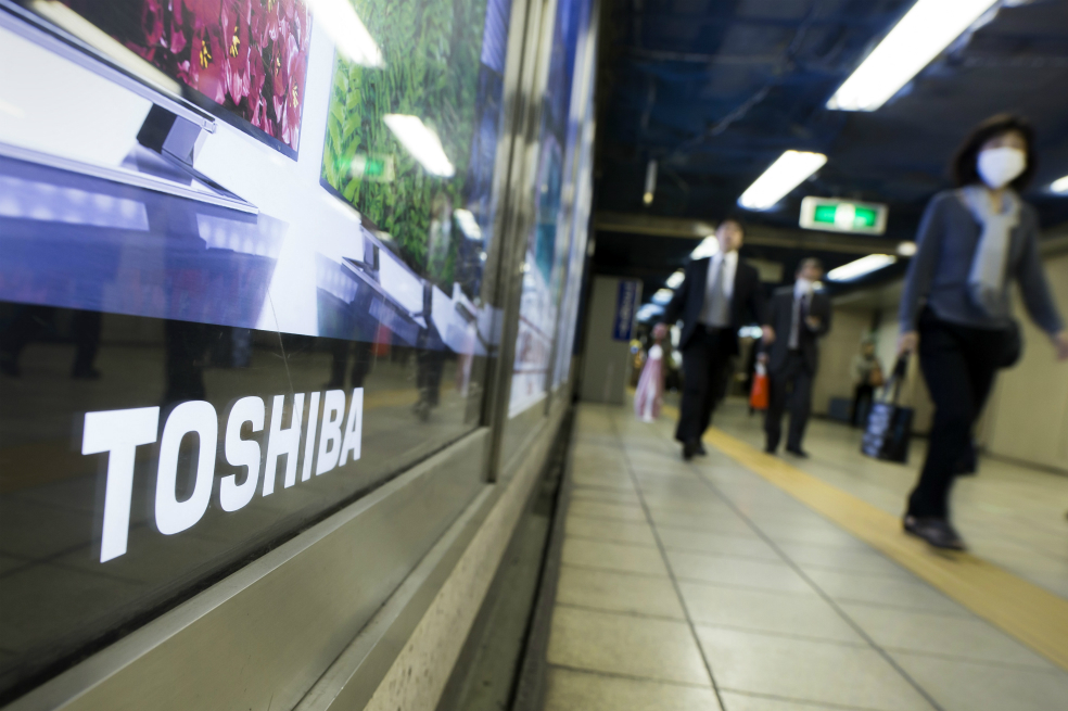 Uno más, Toshiba suspende sus envíos de componentes a Huawei