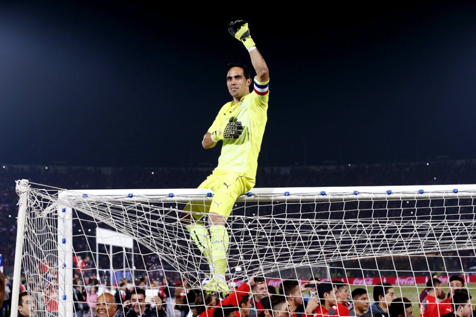Bravo y Di María, un contraste extremo