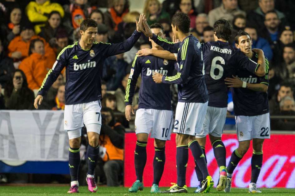 Real Madrid vapulea al Valencia en Mestalla