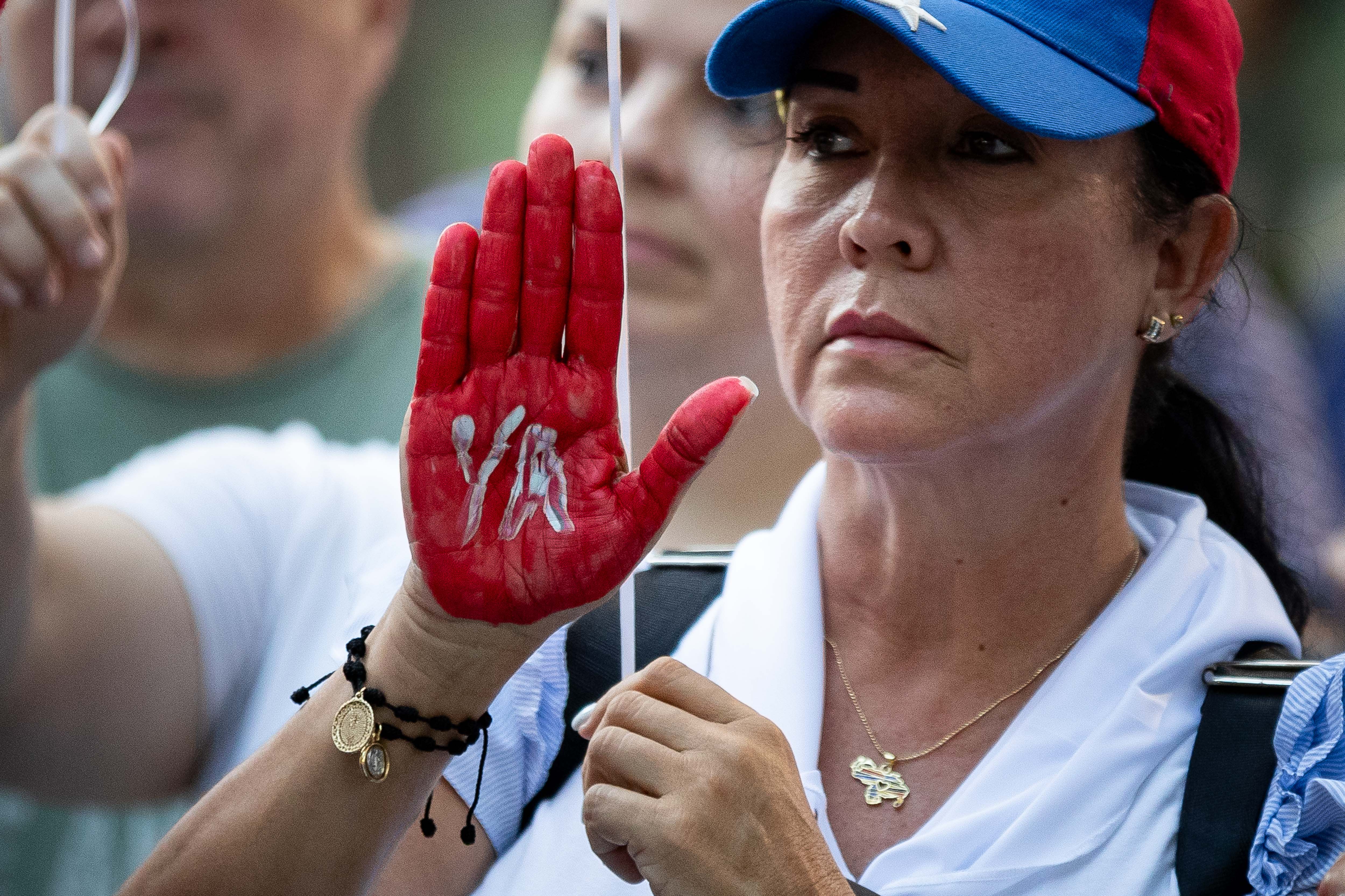 No debemos ignorar la represión en Venezuela: así impacta en la migración y el refugio