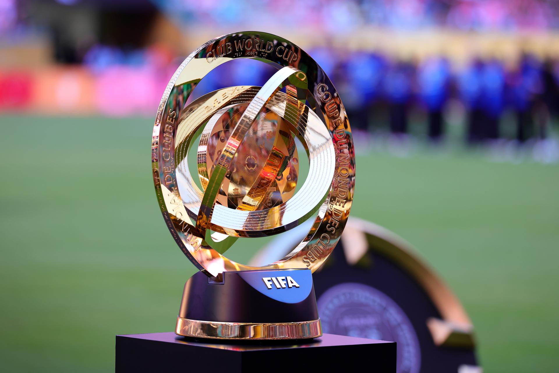 MIAMI (United States), 15/06/2025.- The FIFA Club World Cup trophy is displayed during the 2025 FIFA Club World Cup group stage match between Al Ahly SC and Inter Miami CF at Hard Rock Stadium in Miami, USA, 14 June 2025. (Mundial de Fútbol) EFE/EPA/CRISTOBAL HERRERA-ULASHKEVICH
