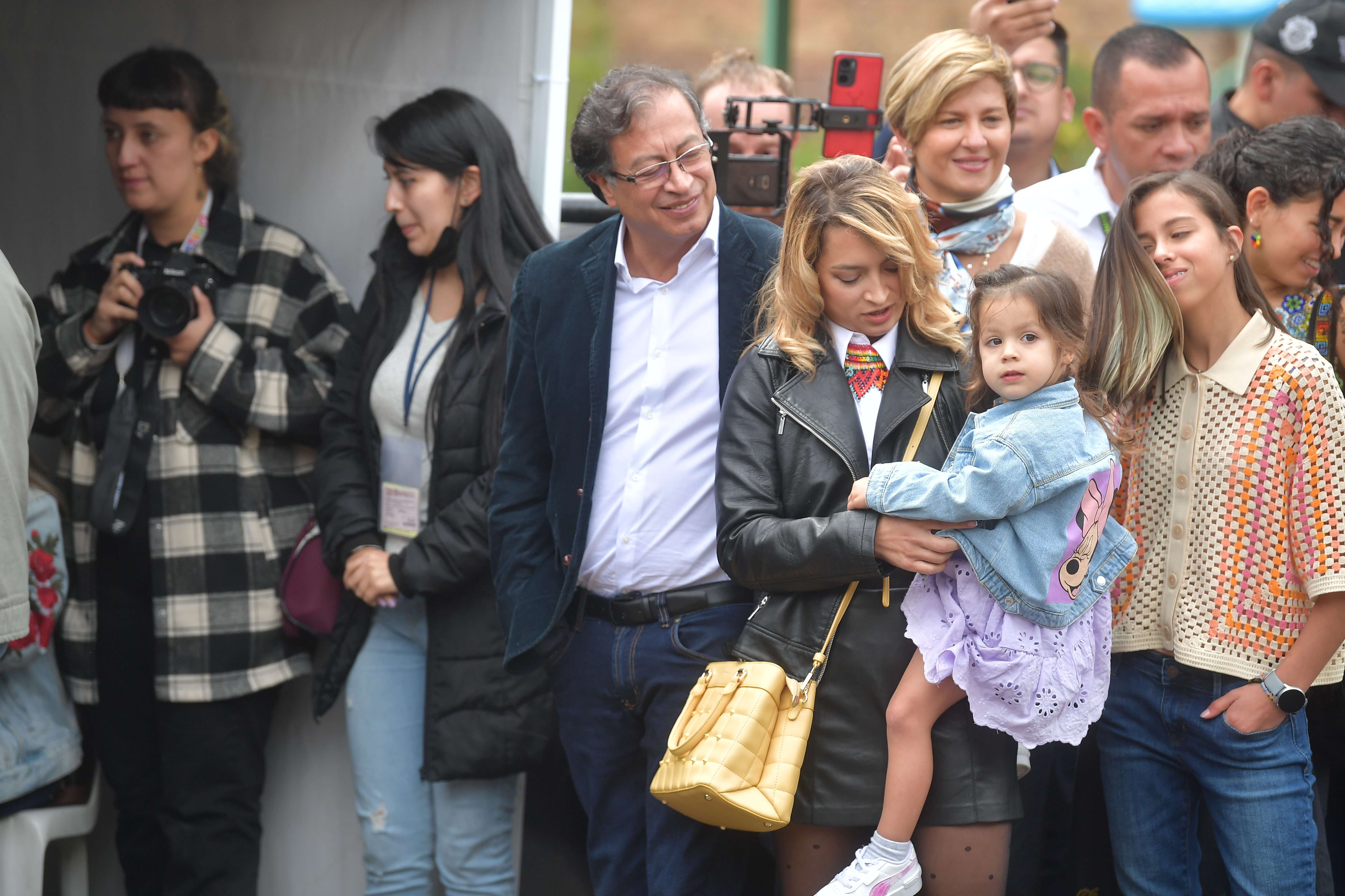 Identifican a presuntos responsables de amenazar de muerte a hija del presidente Petro