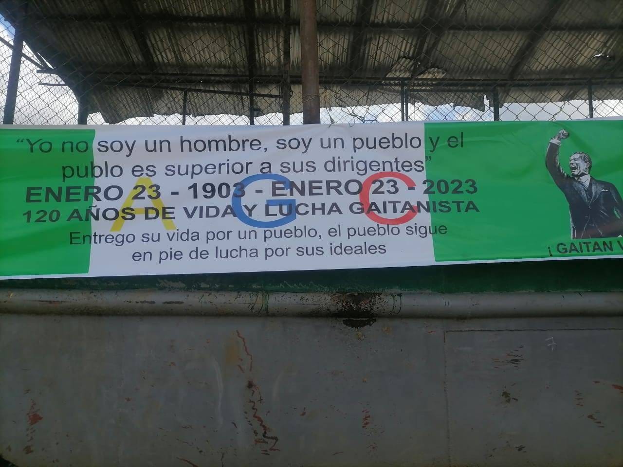 Pancarta de las Agc en San Miguel, Chocó.
