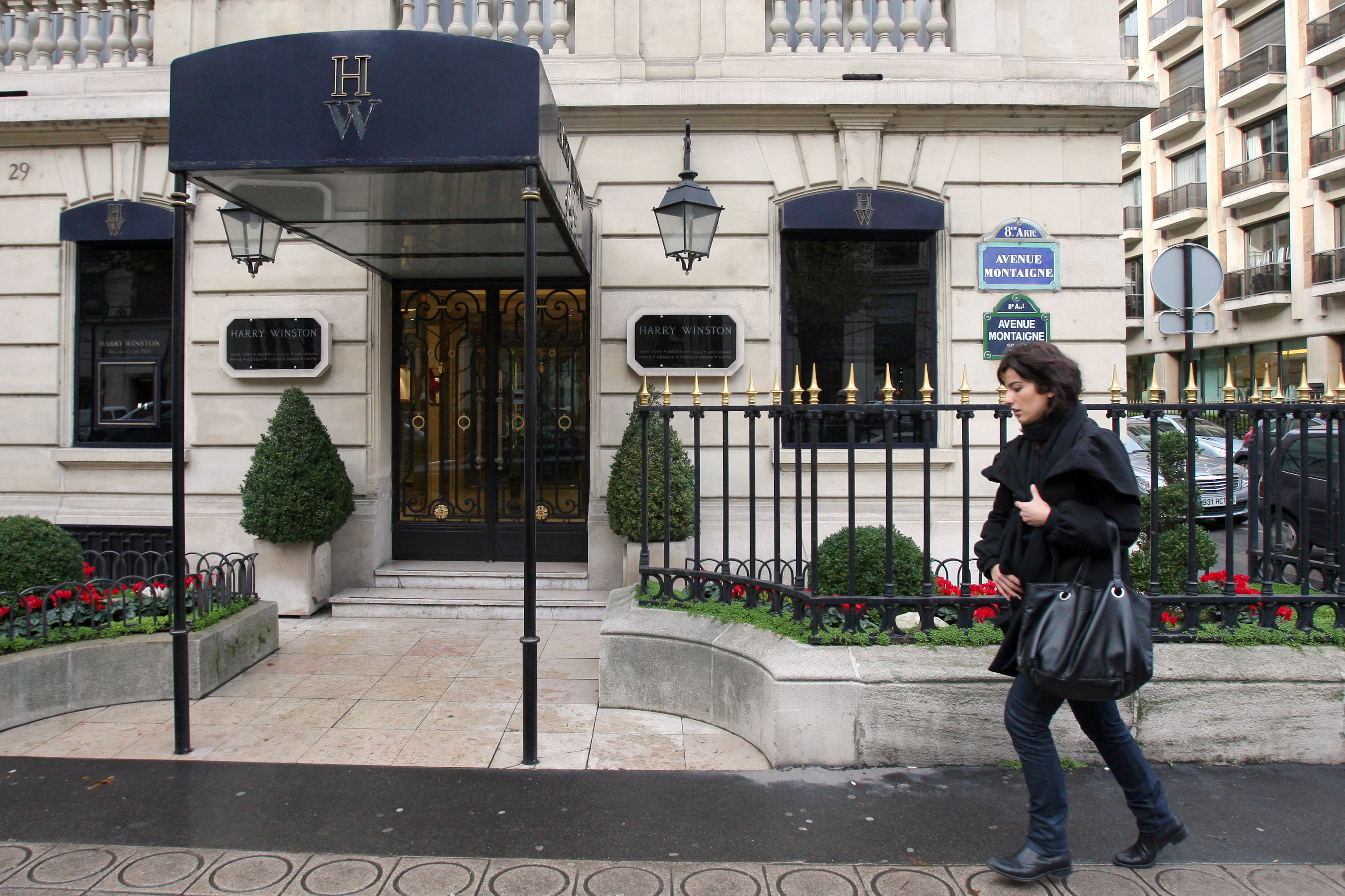 Atracan la joyería de lujo Harry Winston en París