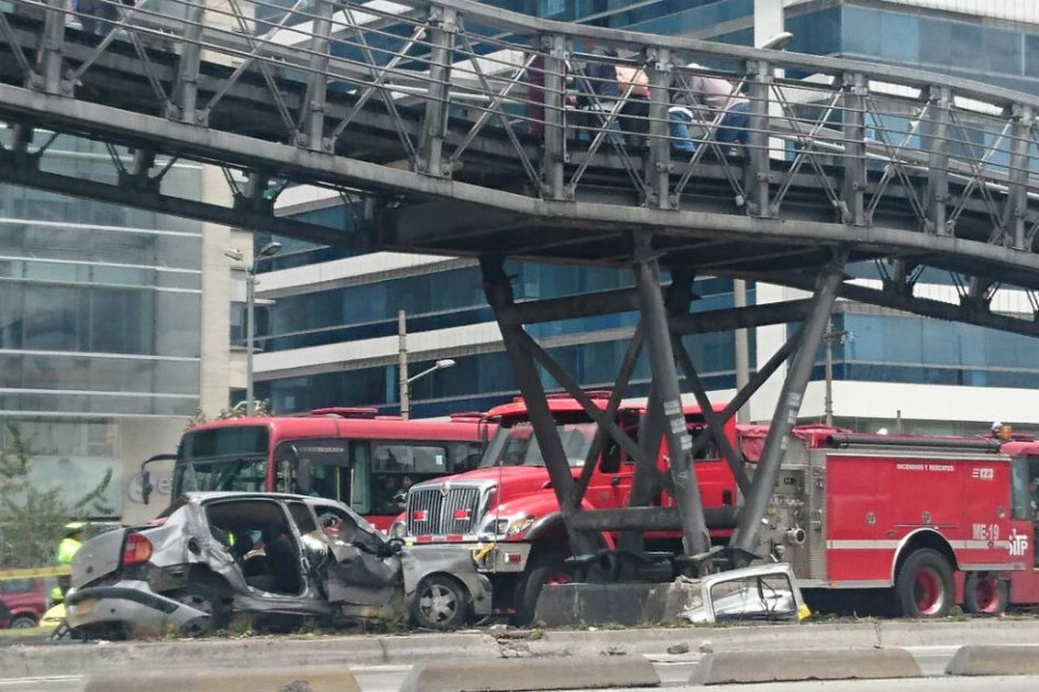 Un muerto deja choque de vehículo contra puente de la 100 con Autonorte