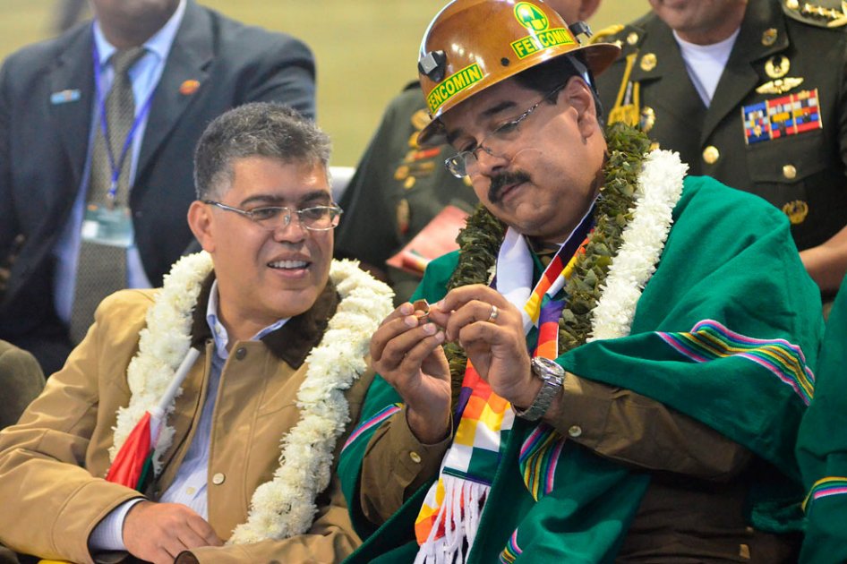 Venezuela "revisará" su rol en diálogo con Farc tras cita Santos-Capriles