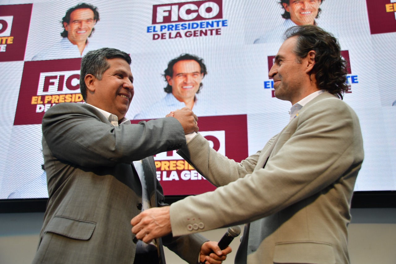 Imágenes: así fue la inscripción de la fórmula presidencial de Equipo por Colombia