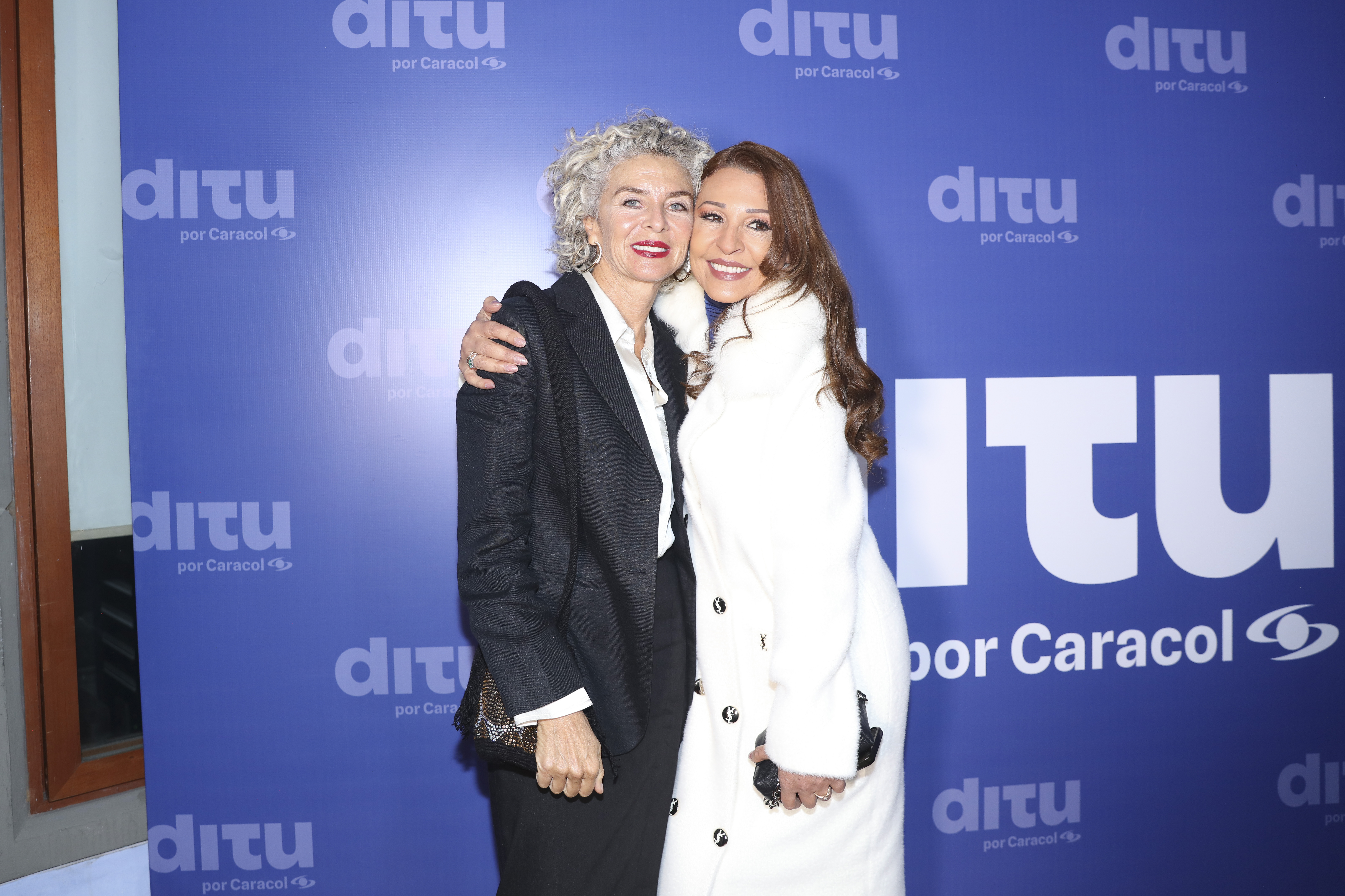 Amparo Grisales y Margarita Rosa de Francisco protagonizaron emotivo reencuentro
