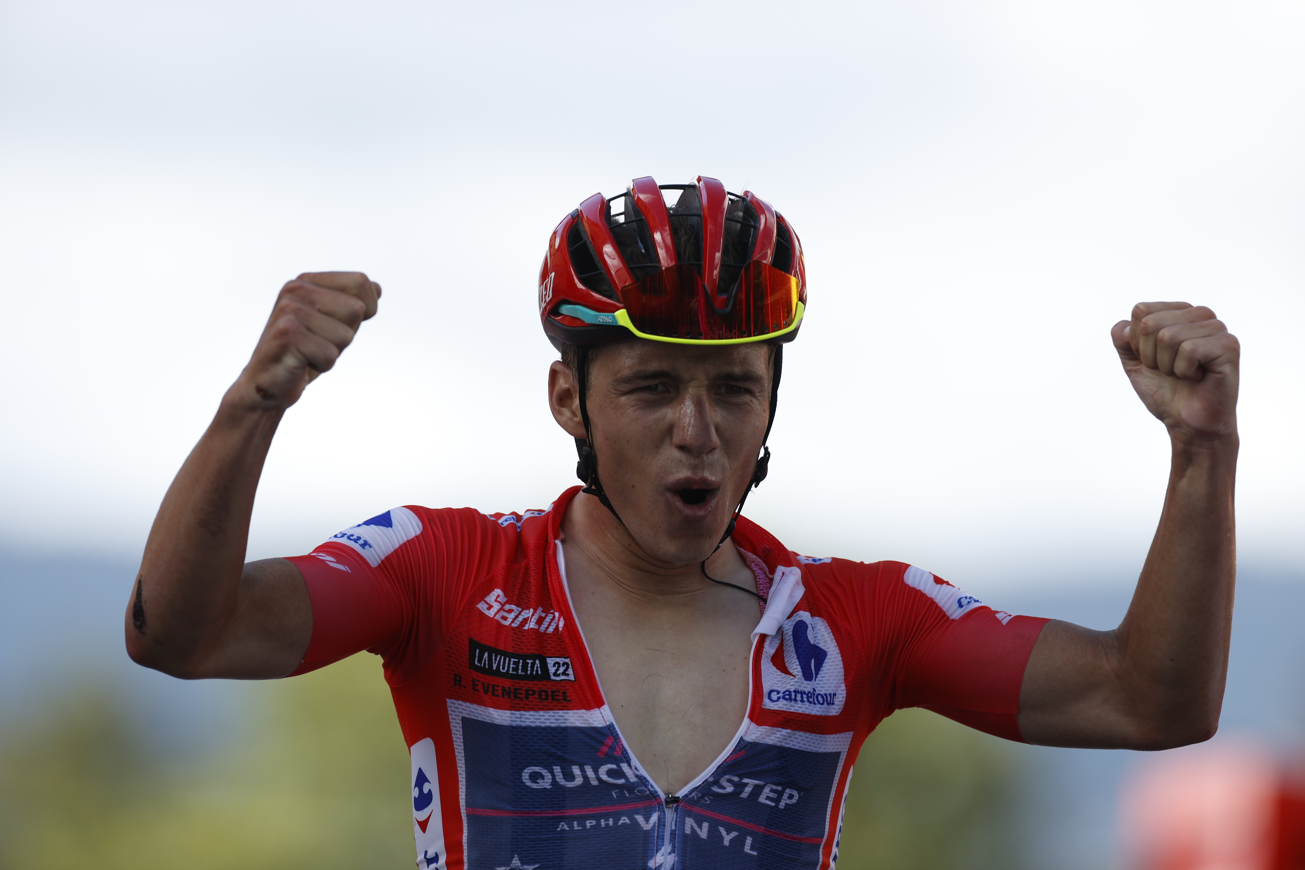 ¡La Vuelta a España, sentenciada para Evenepoel! Carapaz ganó en Navacerrada