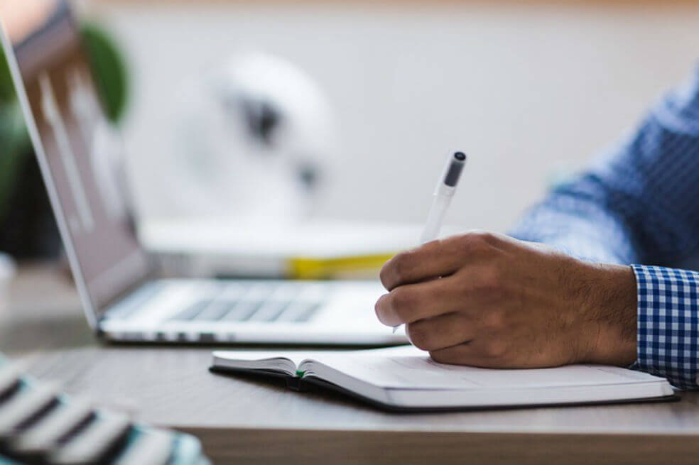Advierten inconsistencias en estudios y hojas de vida de congresistas
