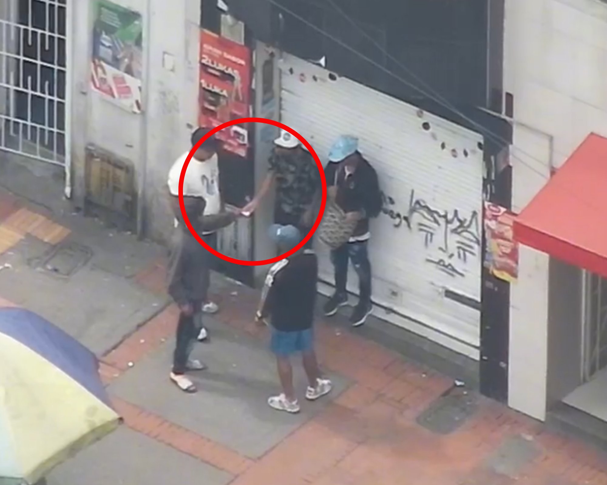 Capturan a tres vendedores de droga que operaban en el barrio Santa Fe