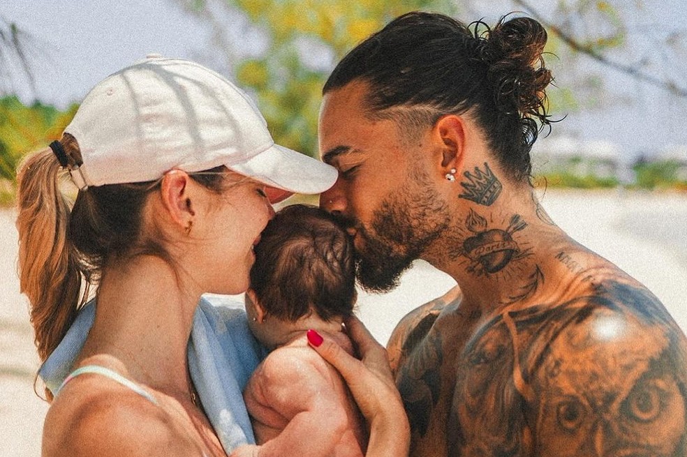 Maluma cuenta cómo se enteró del embarazo de su novia: “Le llevó flores a mi mamá”