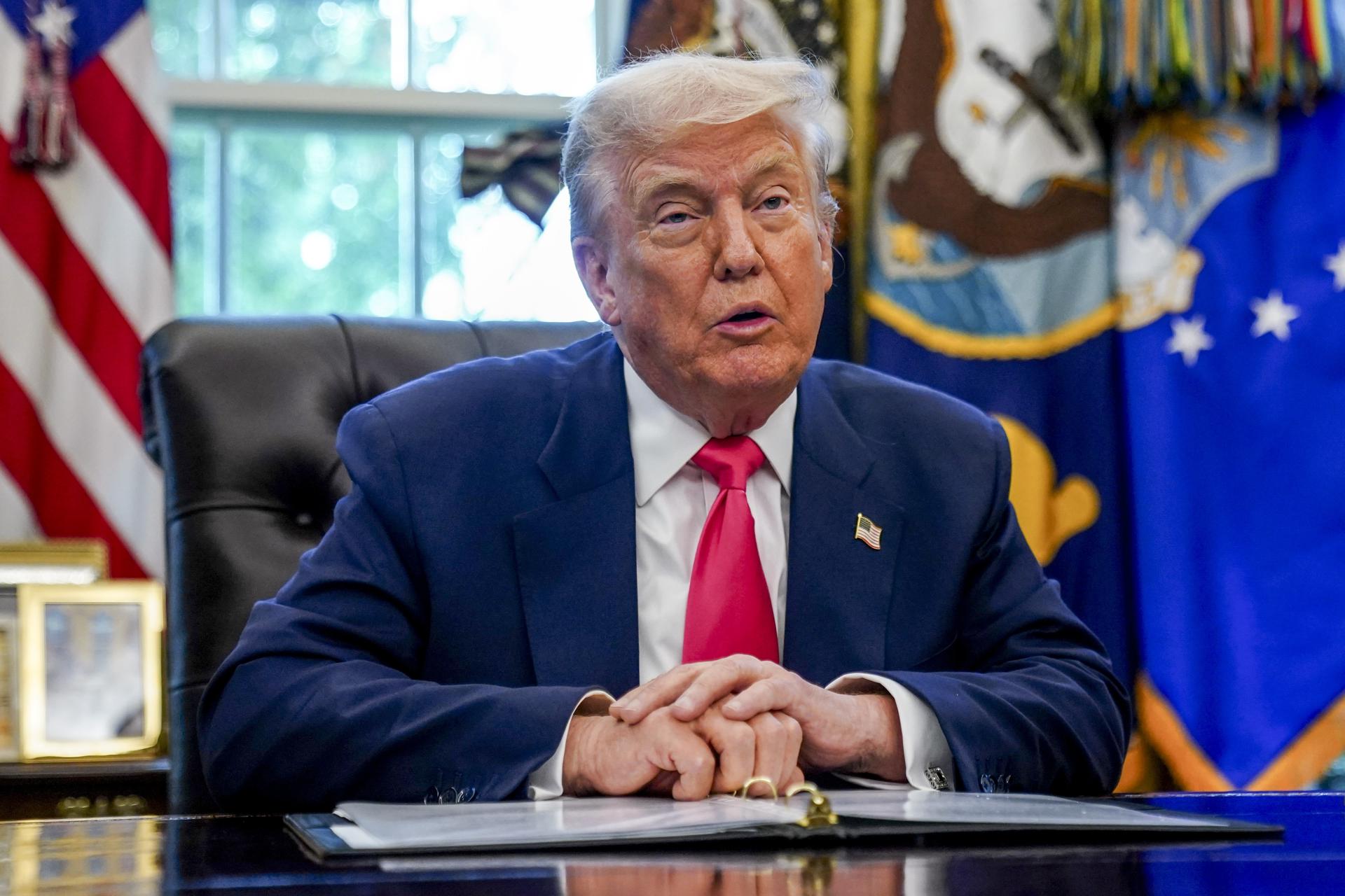 Trump ataca al Smithsonian por enfocarse mucho en “lo mala que fue la esclavitud”