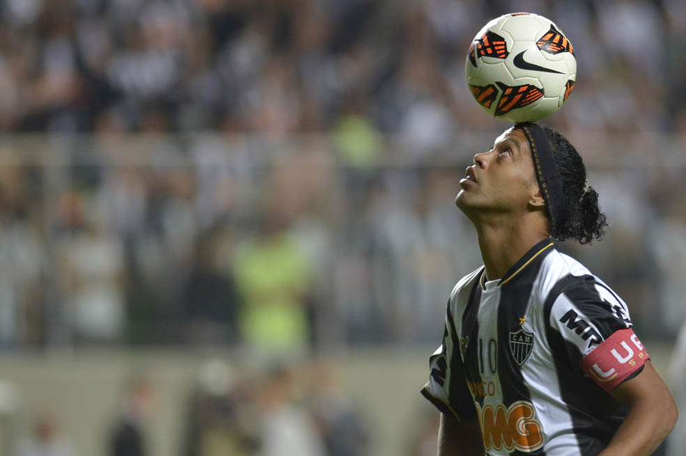 La magia de Ronaldinho ya está en El Campín