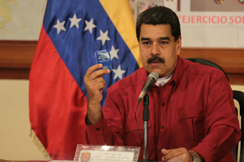 Madrid convoca a embajador venezolano ante críticas de Maduro por crisis catalana