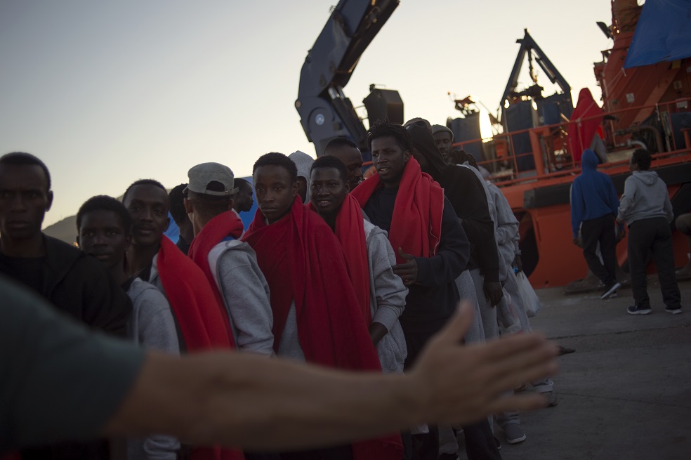 España pide a la Comisión Europea ayuda de emergencia con migrantes