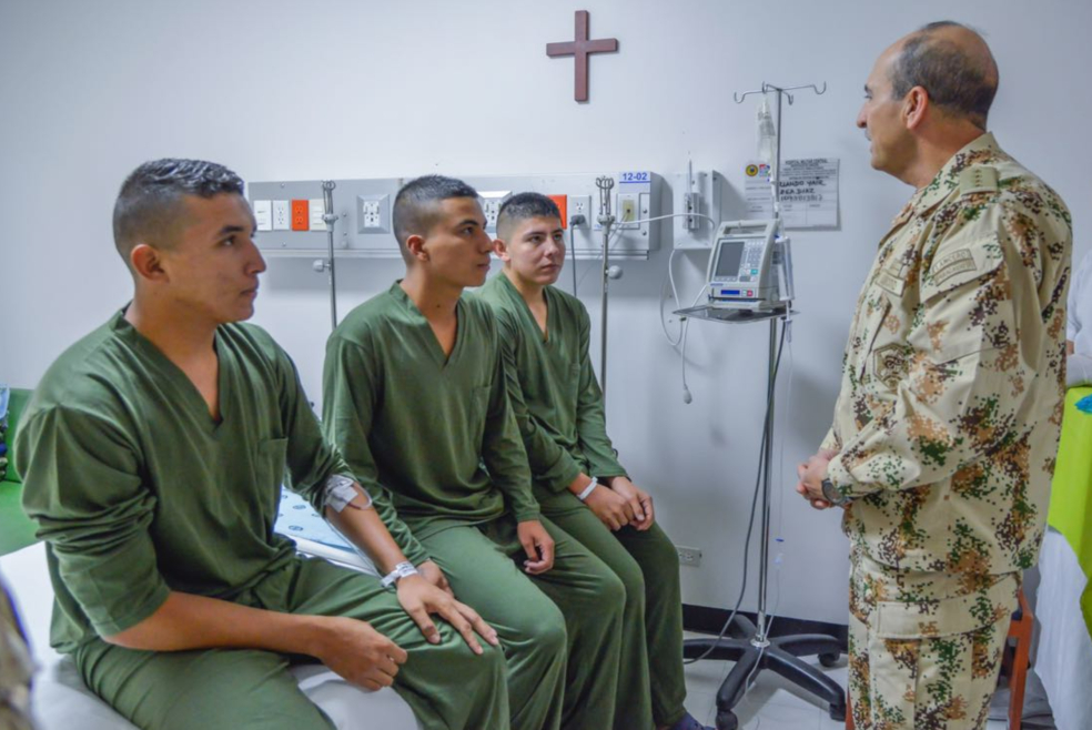 Comandante del Ejército visitó a militares liberados por el ELN