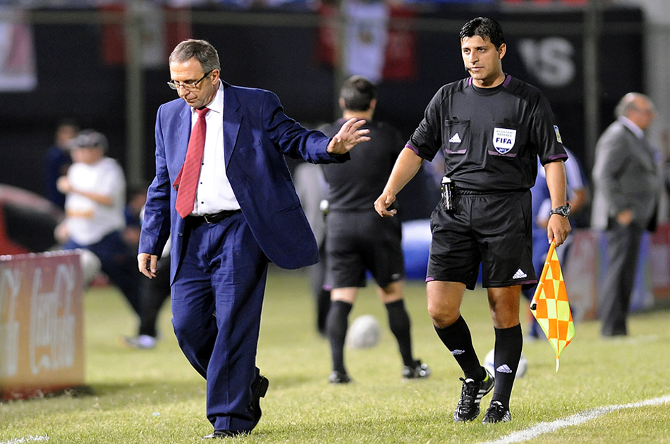 Gerardo Peluso renunció como técnico de la selección paraguaya