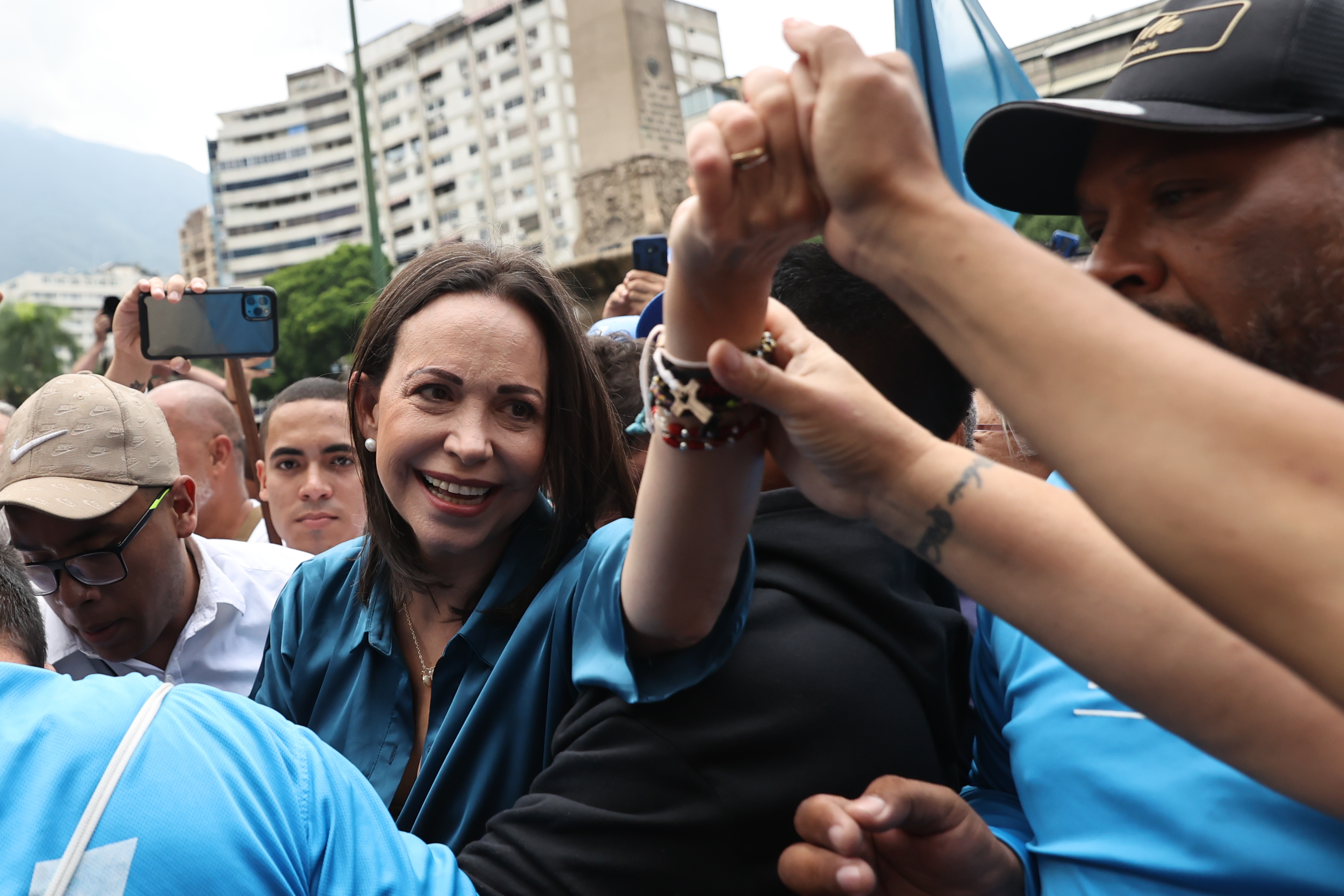 Las inhabilitaciones, la vieja arma de Maduro contra la oposición venezolana