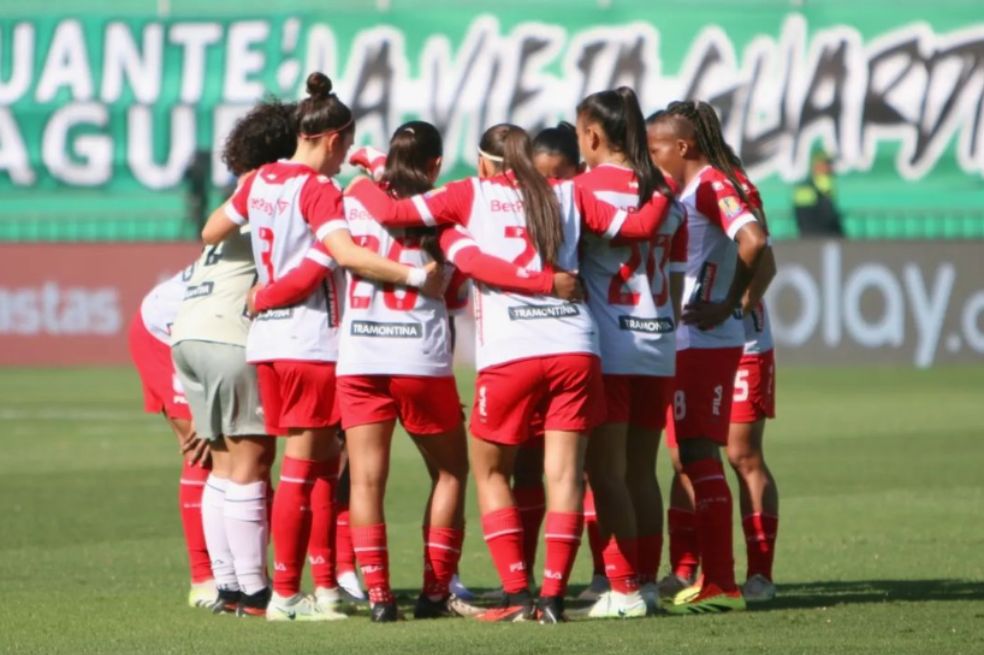 Pasión y emoción en el fútbol femenino