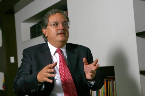Superintendente Financiero descartó renunciar por escándalo de Interbolsa