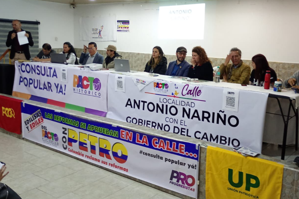 Oficialismo lanza estrategia nacional e internacional con cascada de comités por el “sí”
