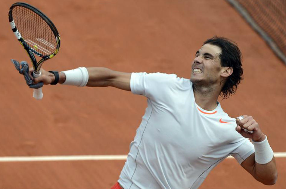 Nadal y Sharapova avanzan en el Roland Garros