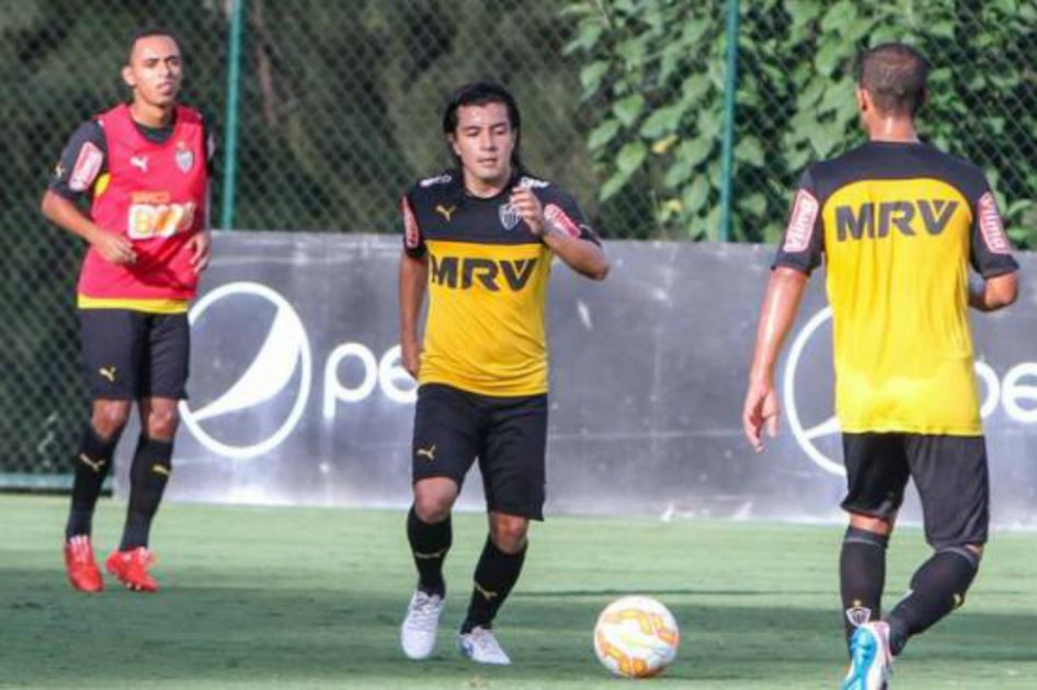 Sherman Cárdenas viajó a Bogotá con Mineiro para enfrentar a Santa Fe