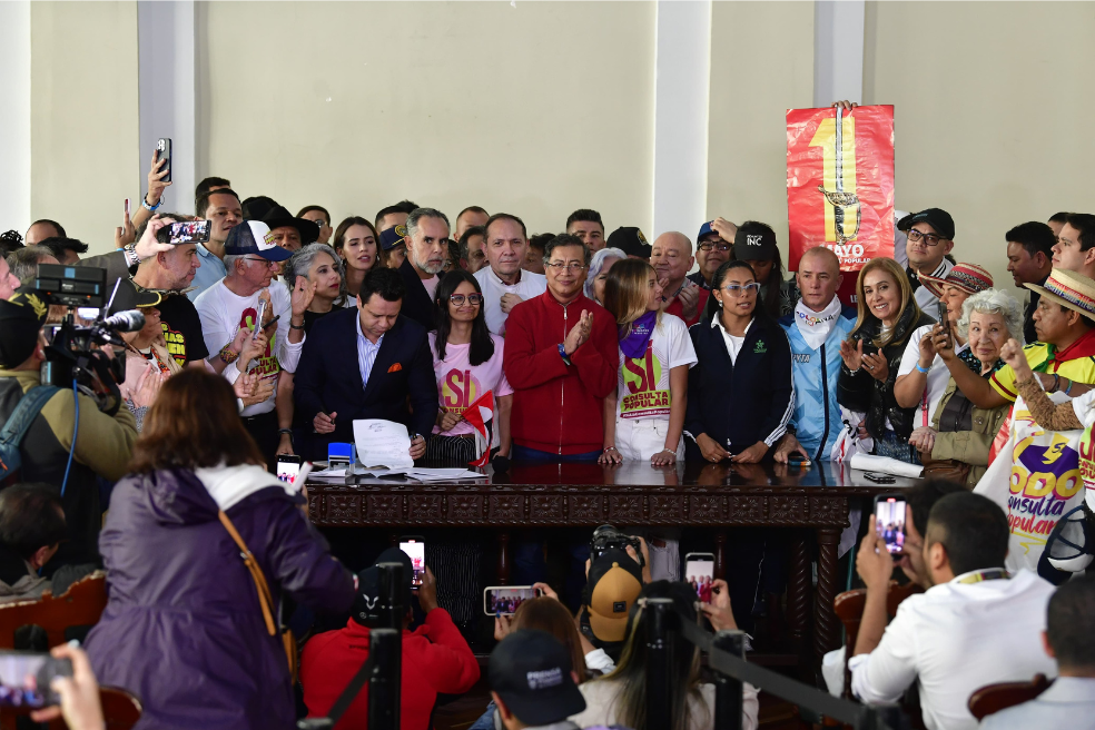 El presidente Gustavo Petro radicó en el Congreso este Día del Trabajo, 1° de mayo, su proyecto de consulta popular.