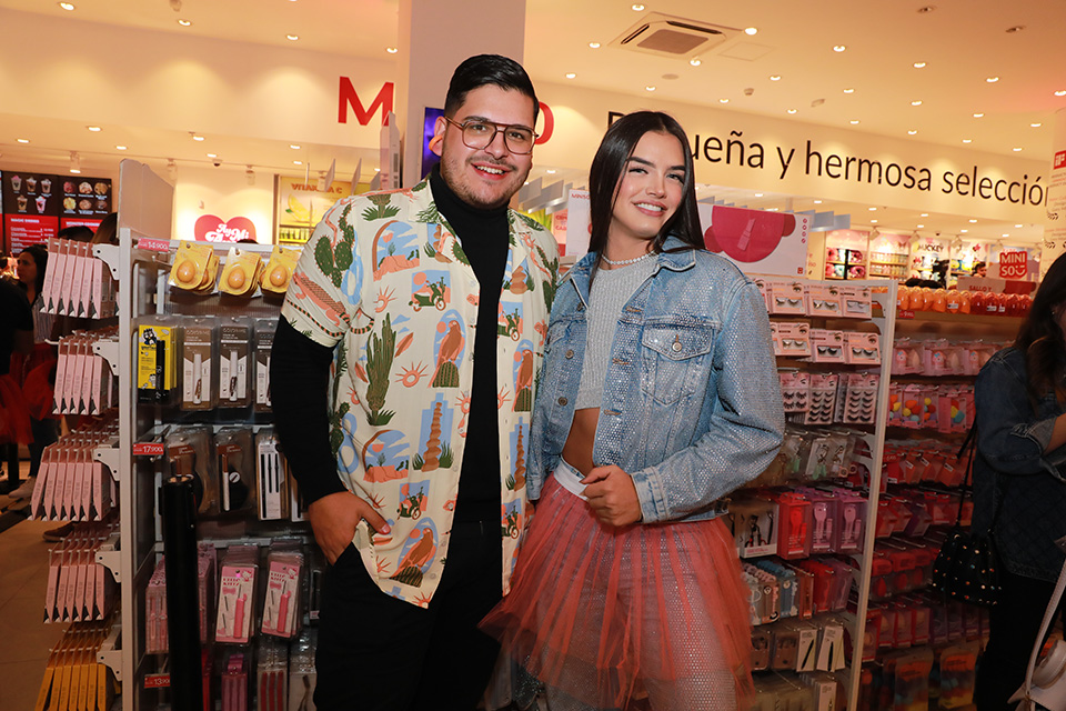 Sebastián Correa y Adriana Osorio