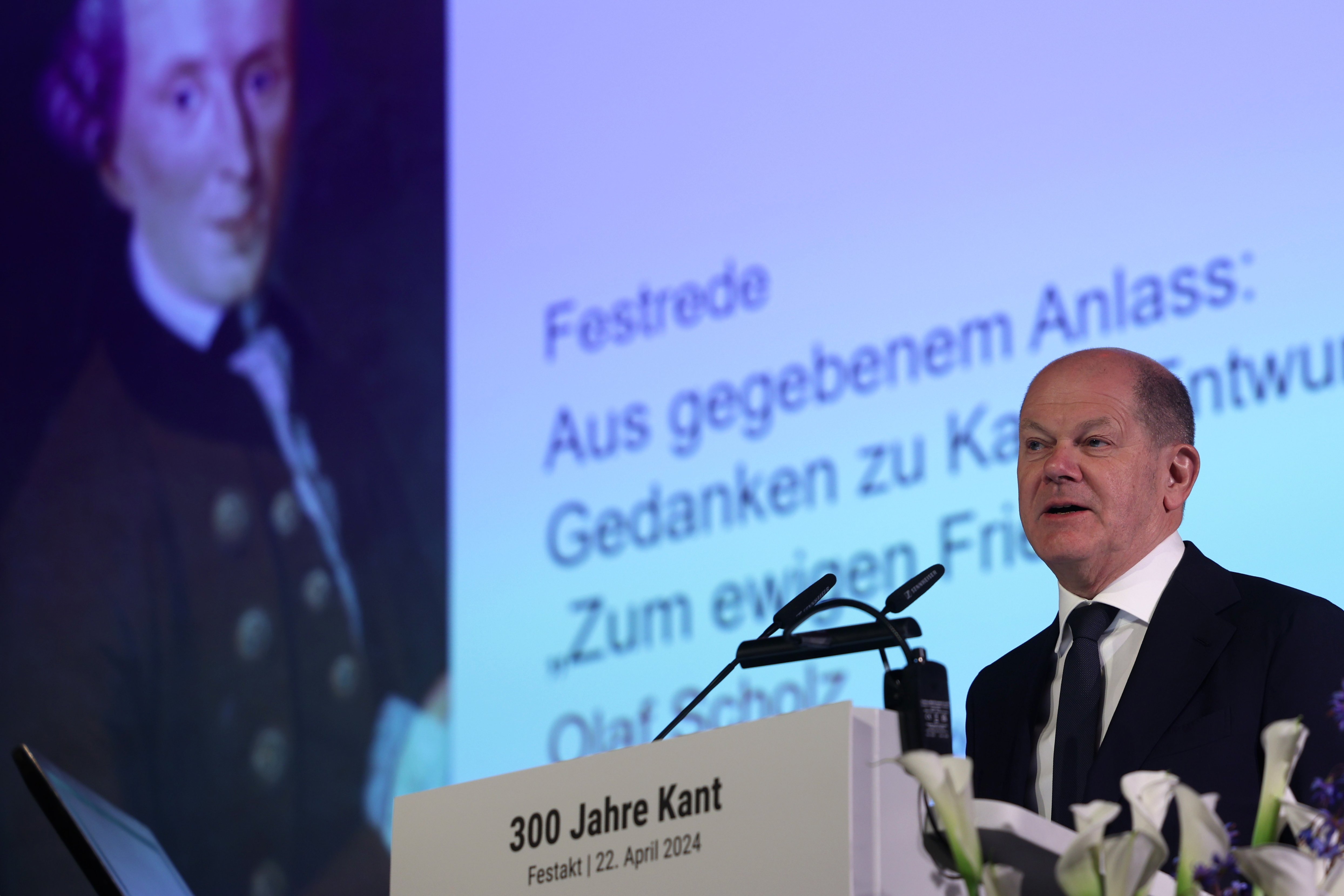 Berlin (Germany), 22/04/2024.- German Chancellor Olaf Scholz speaks during a ceremony celebrating Immanuel Kant's 300th birth anniversary in Berlin, Germany, 22 April 2024. German philosopher Kant, a central figure of the Enlightenment era, was born on 22 April 1724 and passed away on 12 February 1804. (Alemania) EFE/EPA/CLEMENS BILAN