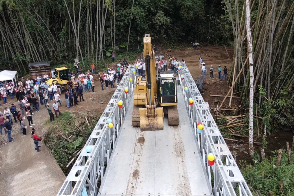 Puente del Ejército pone fin a cuatro años de aislamiento en zonas rurales de Tolima