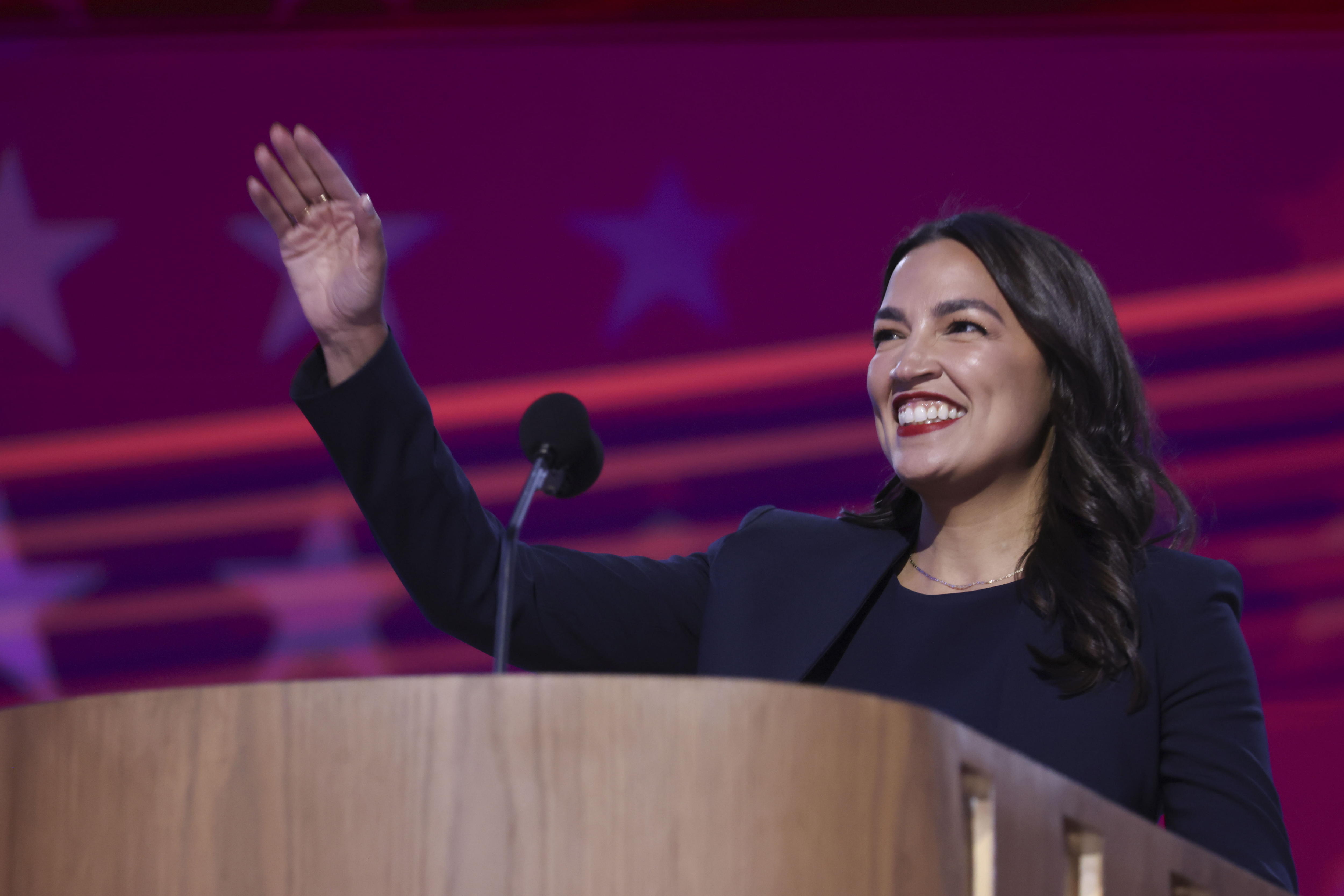 Ocasio-Cortez, criticada por votar en contra de recorte de ayuda militar a Israel