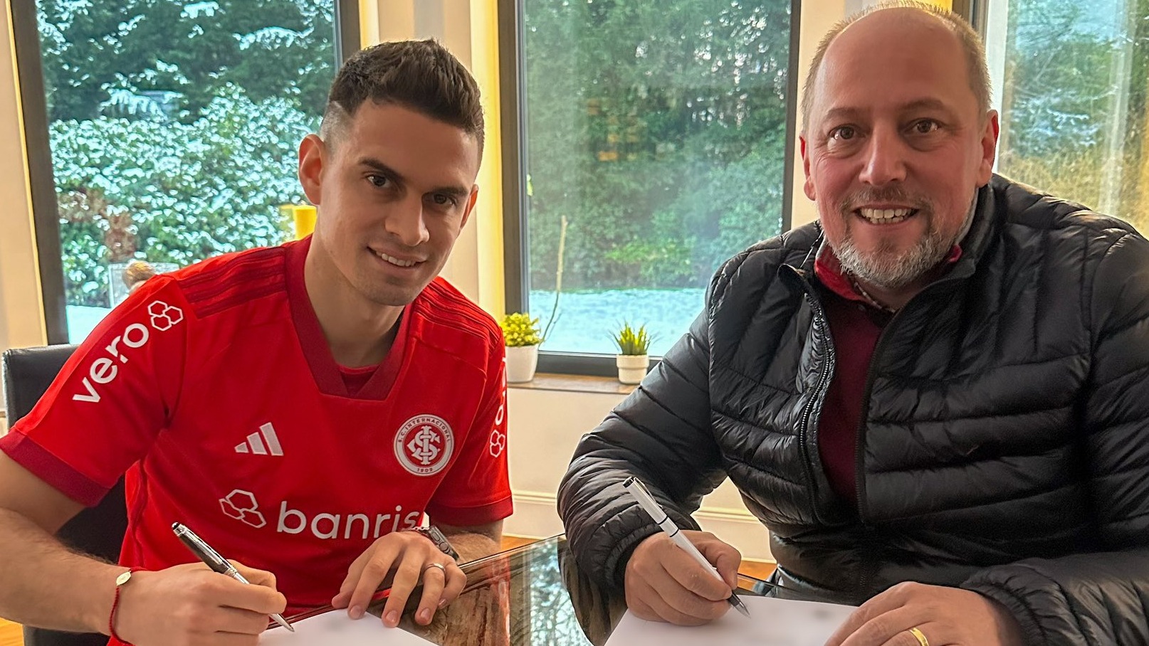 Oficial: Rafael Santos Borré, nuevo jugador de Inter de Porto Alegre