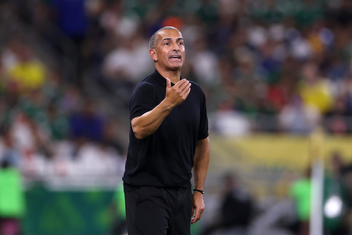 La selección de Túnez despidió a su entrenador, Sabri Lamouchi, en pleno Mundial