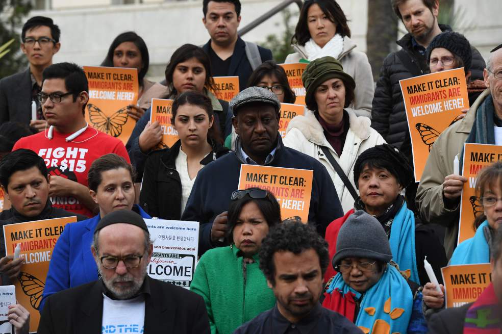 Un defensor de los migrantes reacciona a las medidas de Donald Trump: “No vamos a sacrificar a los inmigrantes”