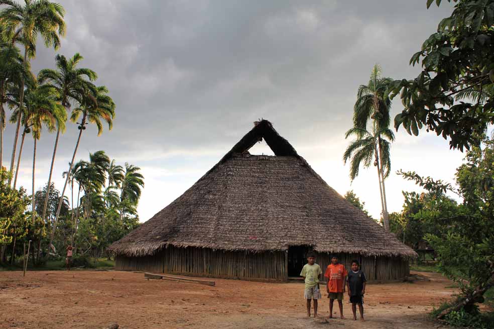 Aprendiendo a vivir como los hijos de la selva