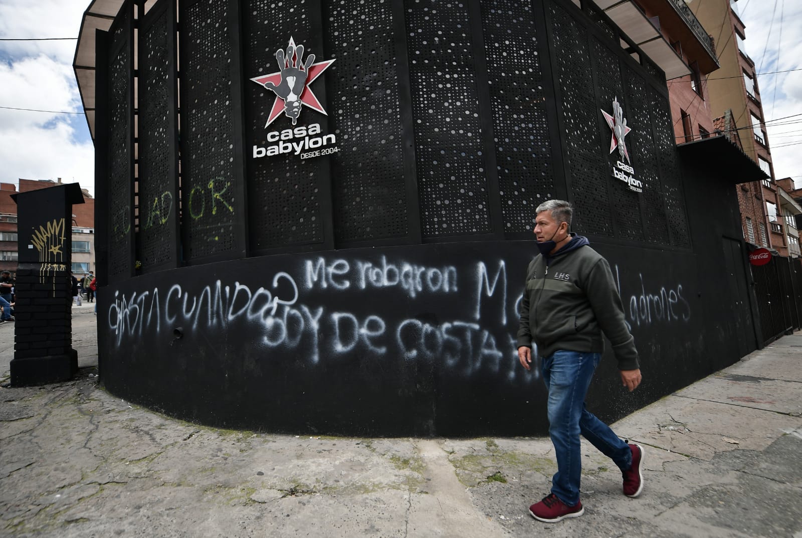 “Ladrones”: grafitean Casa Babylon por cancelación del Jamming Festival