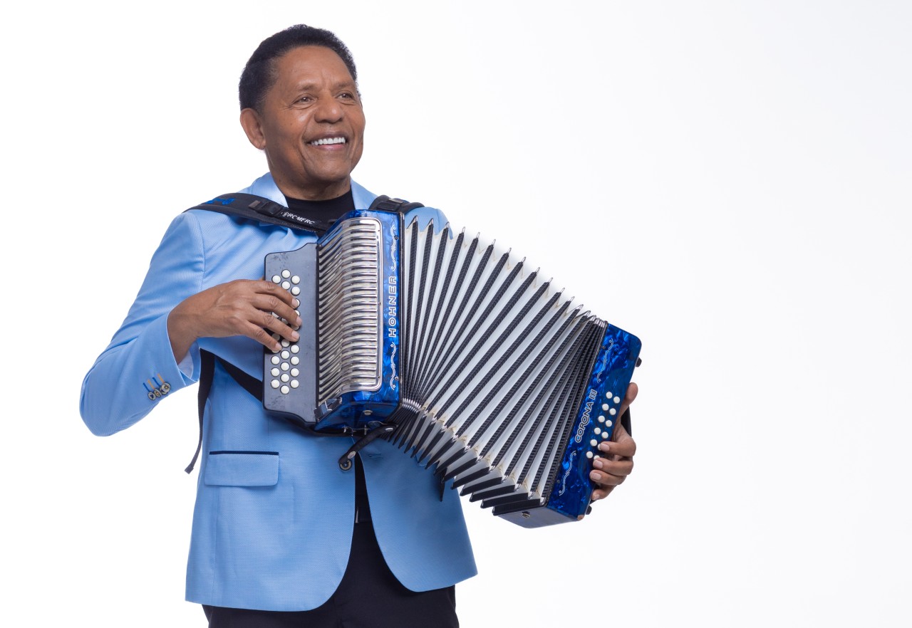 Israel Romero: el legado del “Pollo Irra” que transformó el vallenato: “Seguimos vigentes”