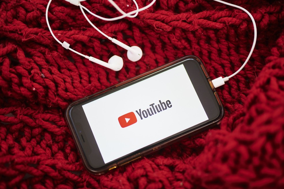 YouTube ofrece hasta US$300.000 para que podcasters hagan videos