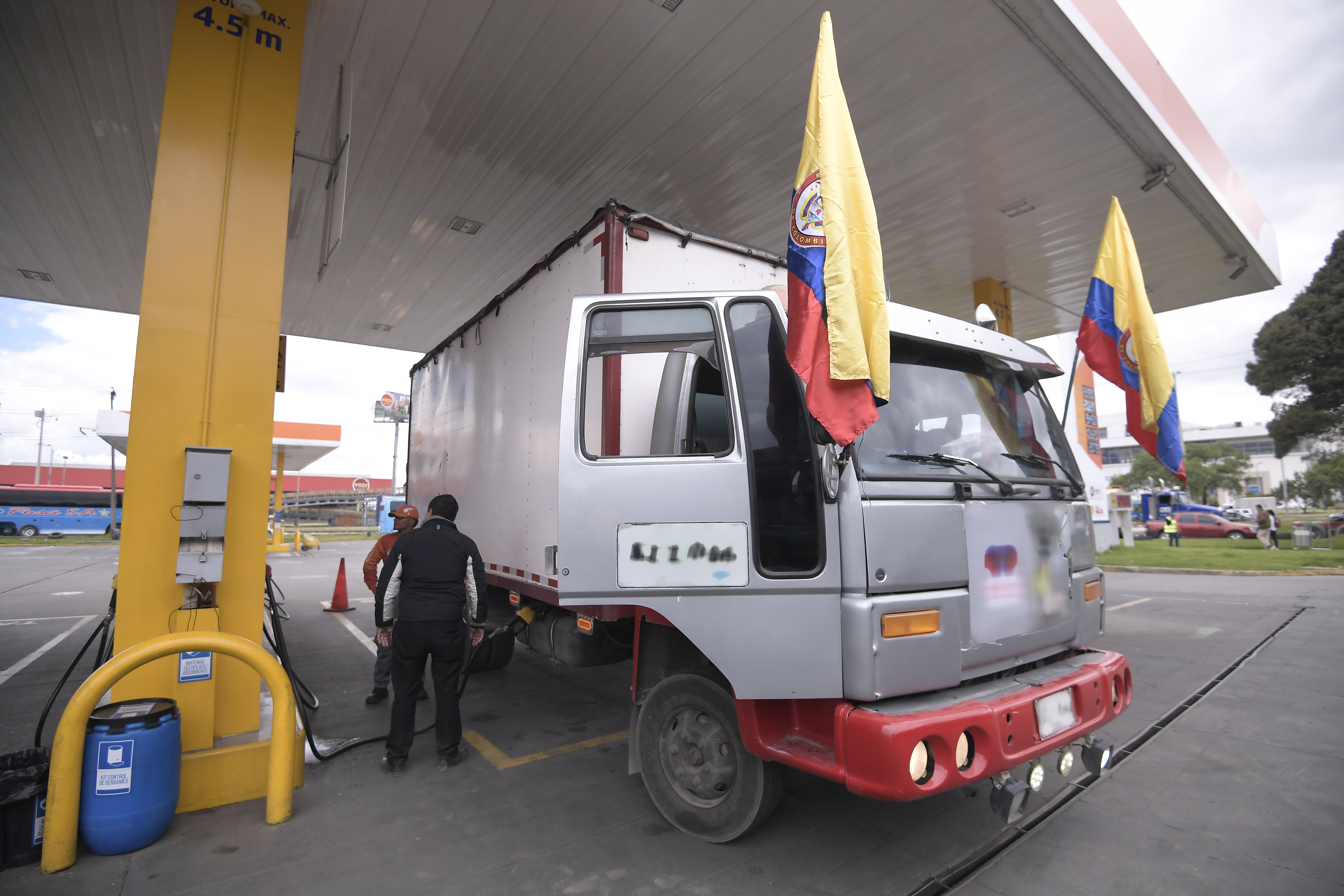 El camino cuesta arriba para subir el precio del diésel en Colombia