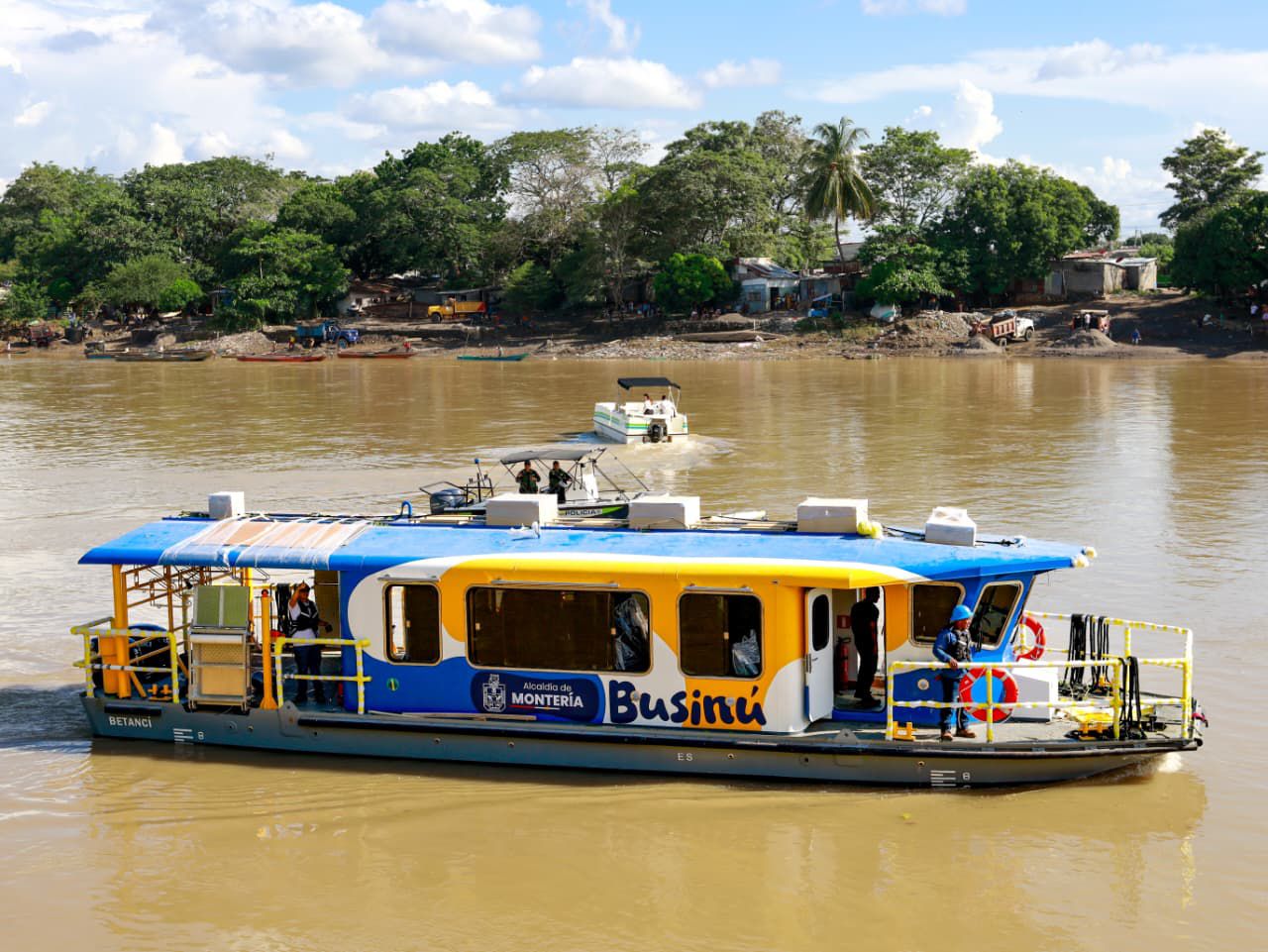 Empezaron las operaciones de Businú, el transporte público fluvial de Montería