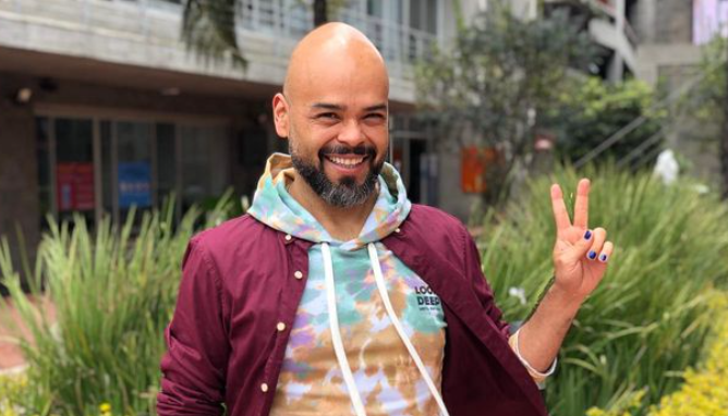 Carlos Vargas y la dura promesa que le hizo a sus papás: “los estaba  avergonzando” - La Red