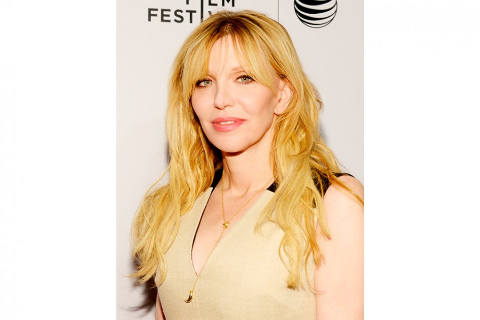 Periodista demanda a Courtney Love