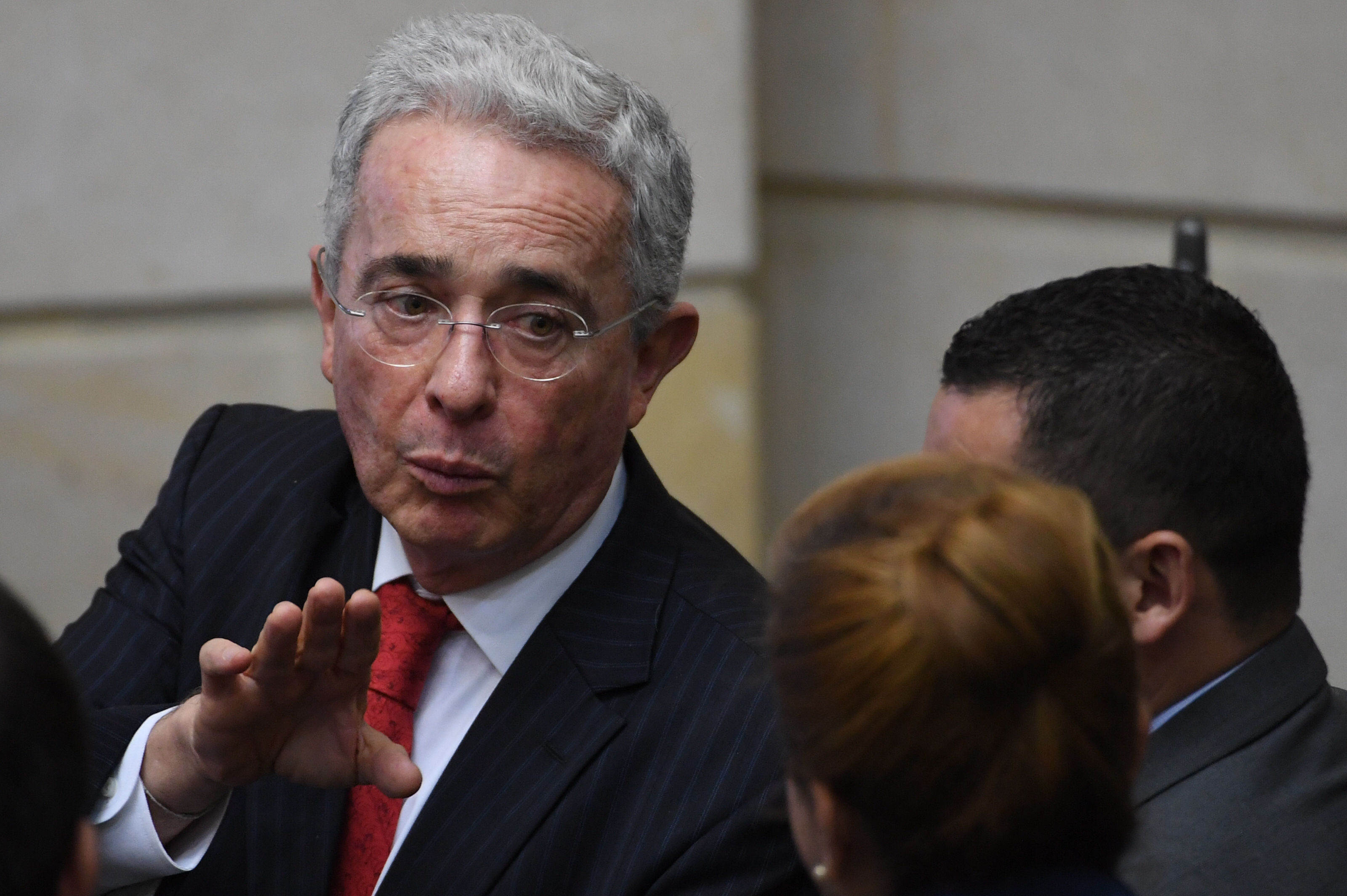 Piden a Corte y JEP tomar medidas por trino “estigmatizador” de Uribe contra plebiscito