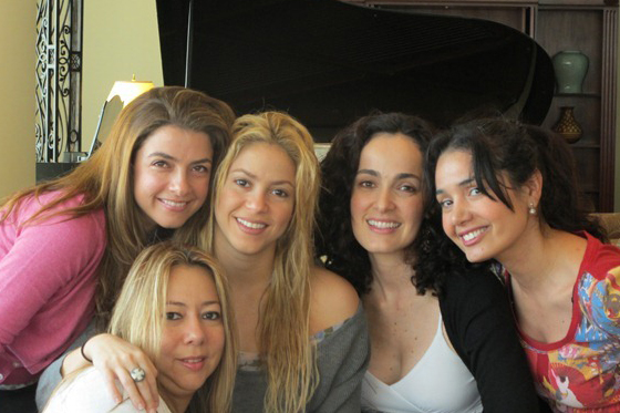 Shakira de gira por Latinoamérica con sus amigas