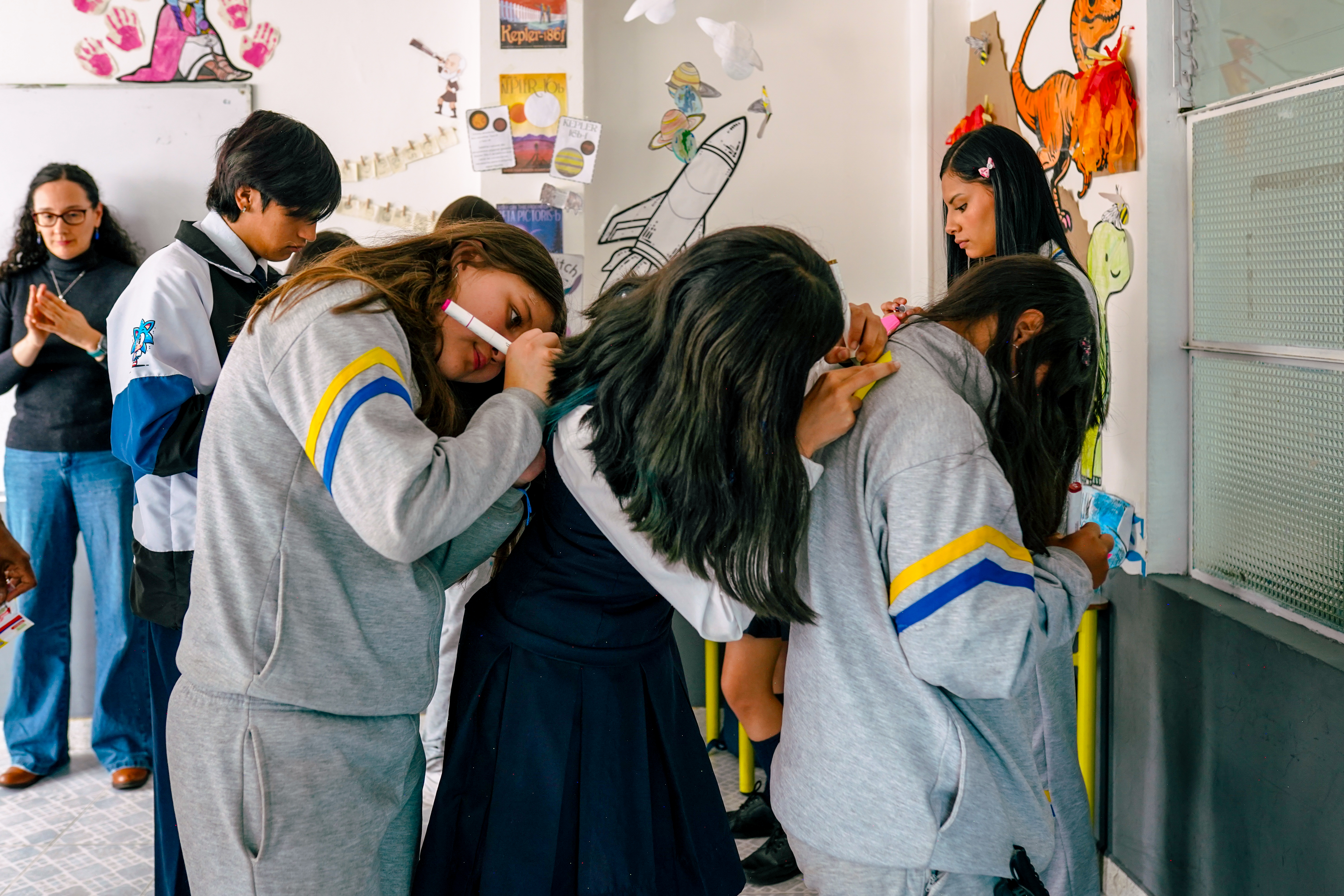 En Bogotá, el arte, la cultura y el movimiento se suman a las estrategias de bienestar para acompañar a adolescentes con alertas de salud mental.